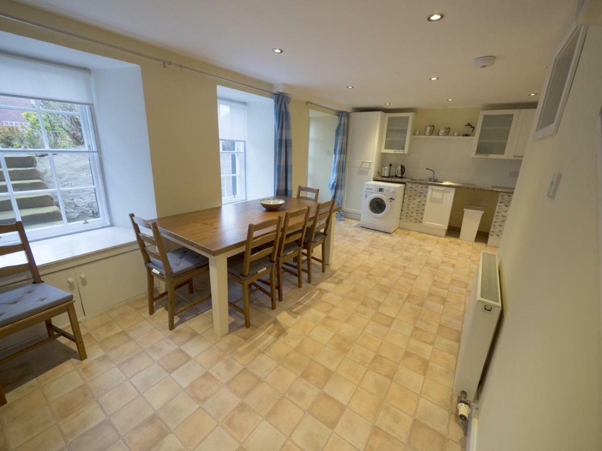 The Gallery Flat, 4 Tannage Brae Kirriemuir Bagian luar foto